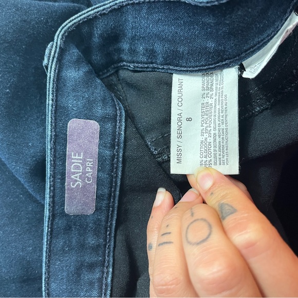 gloria vanderbilt dark wash sadie capri pants size 8 - Picture 6 of 7